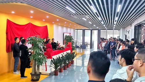 热烈庆祝子公司华盛电气乔迁新居开业大吉